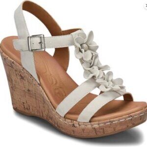 b.o.c. Jills Silver Metallic Floral Wedge Sandals Size 10M - NWT